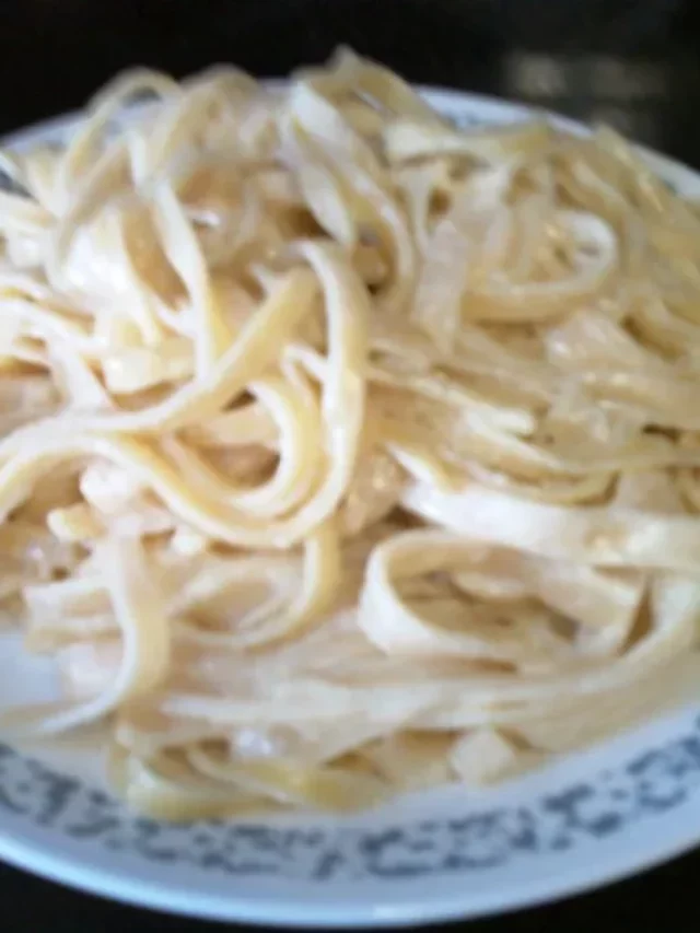 Fettuccine Alfredo a delicious recipe for lunch