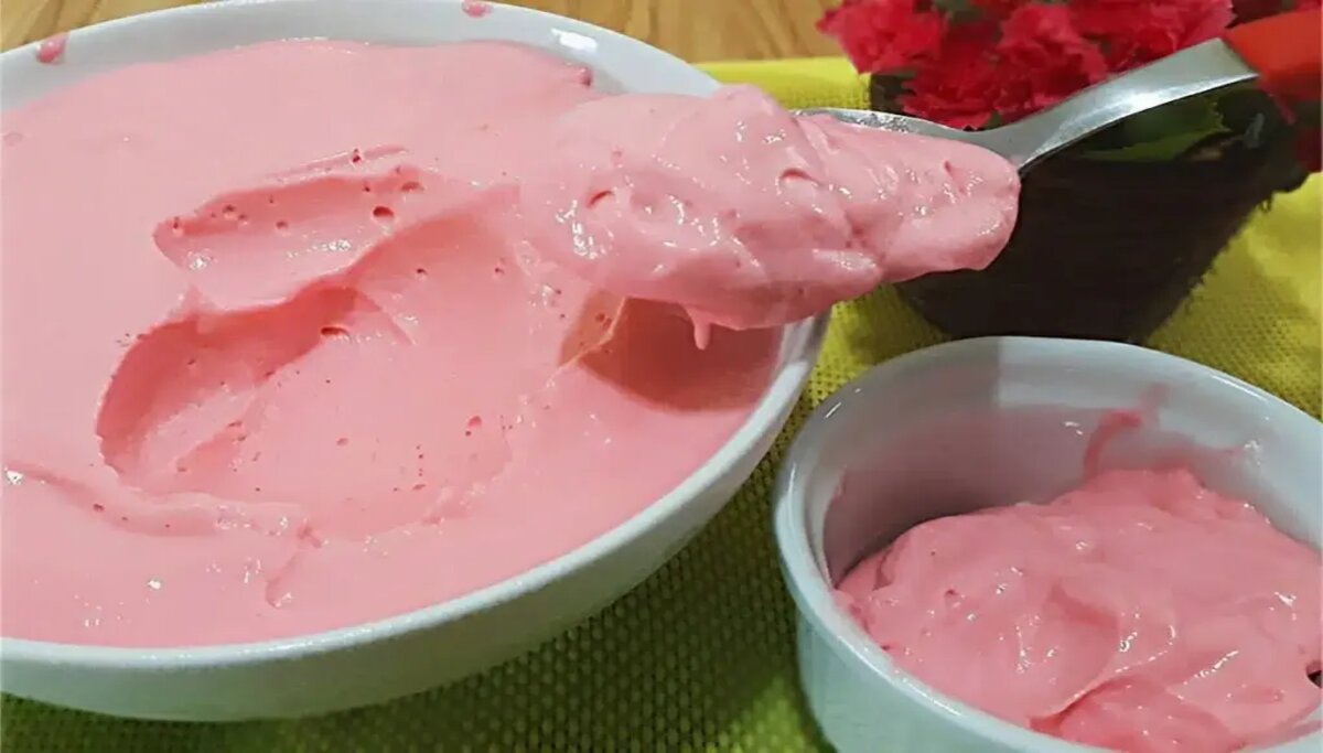 Strawberry mousse with only 3 ingredients