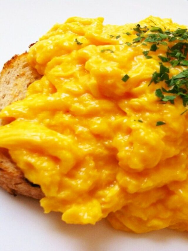 Scrambled Eggs in the Air Fryer