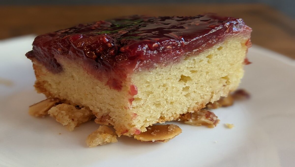 upside down rhubarb cake recipe